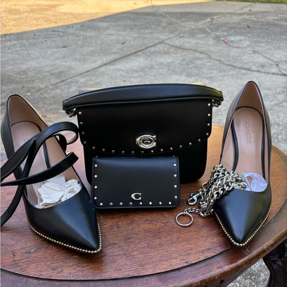 COACH Cassie 19 With Rivets Crossbody Bag EUC  CU031 - Picture 4 of 15